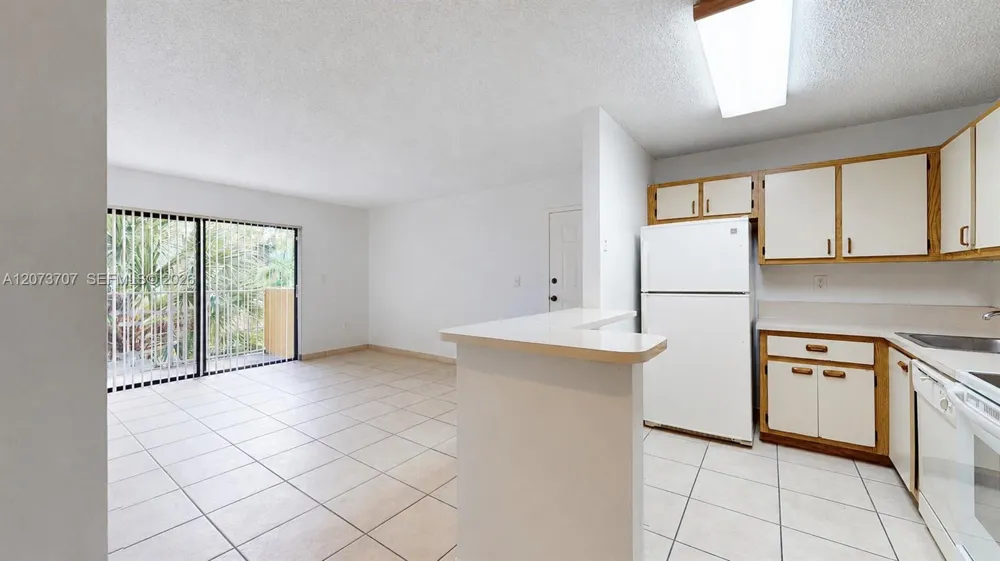 15600 SW 80th street #L-202 Miami, FL 33193