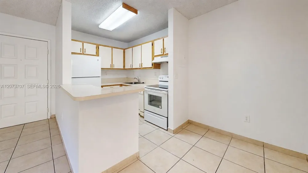 15600 SW 80th street #L-202 Miami, FL 33193