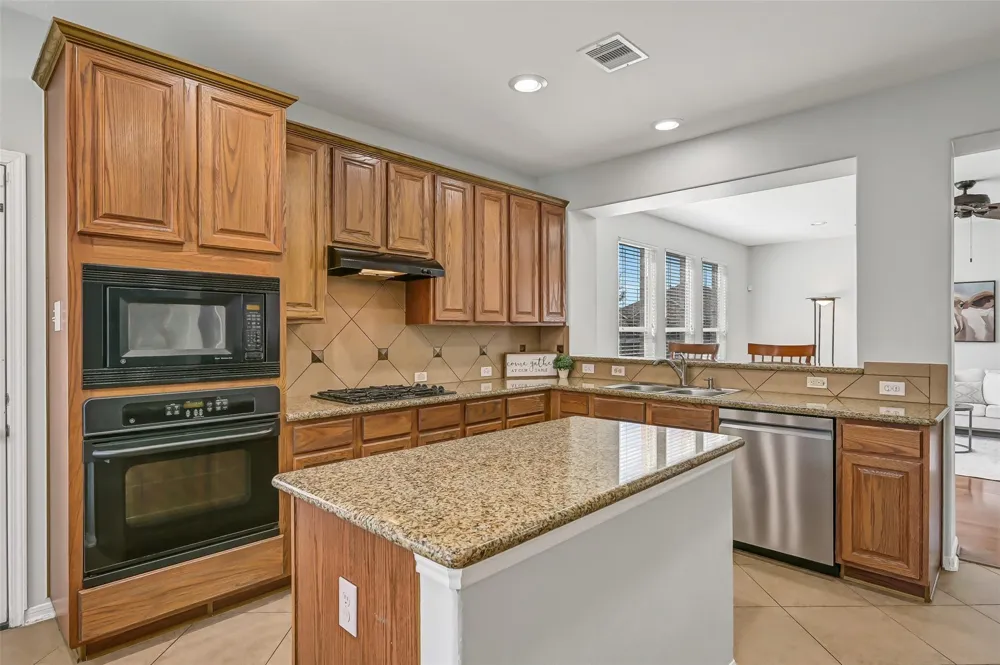 1902 Highland Point Court Pearland, TX 77581