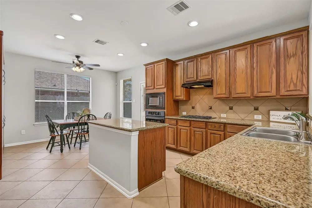 1902 Highland Point Court Pearland, TX 77581