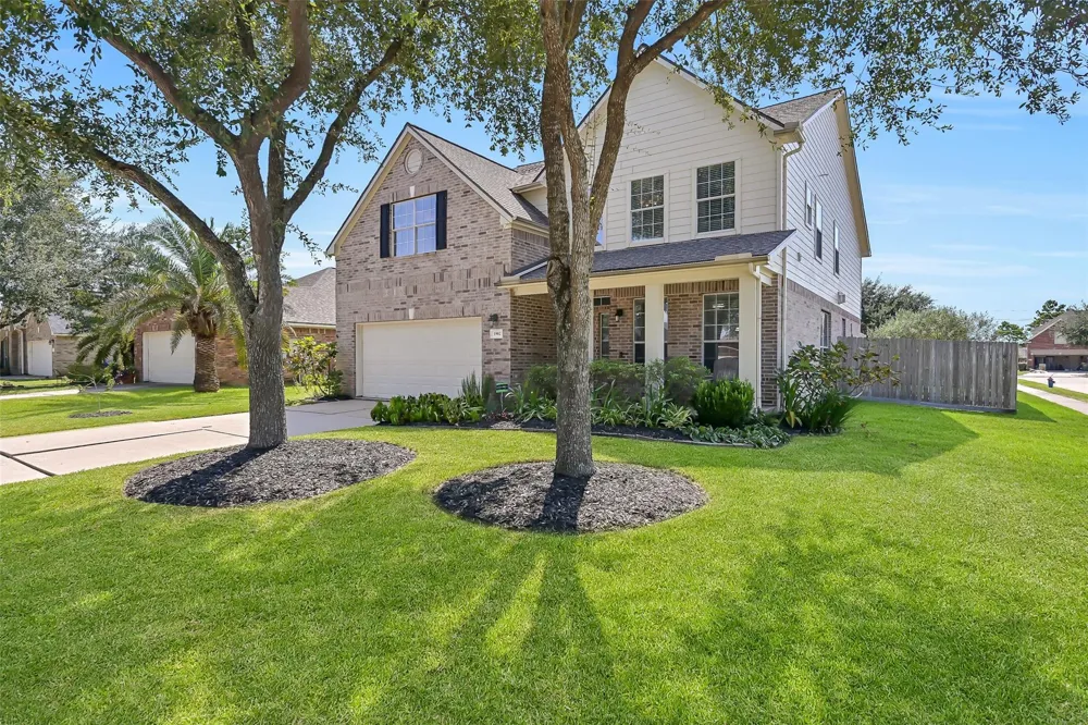 1902 Highland Point Court Pearland, TX 77581