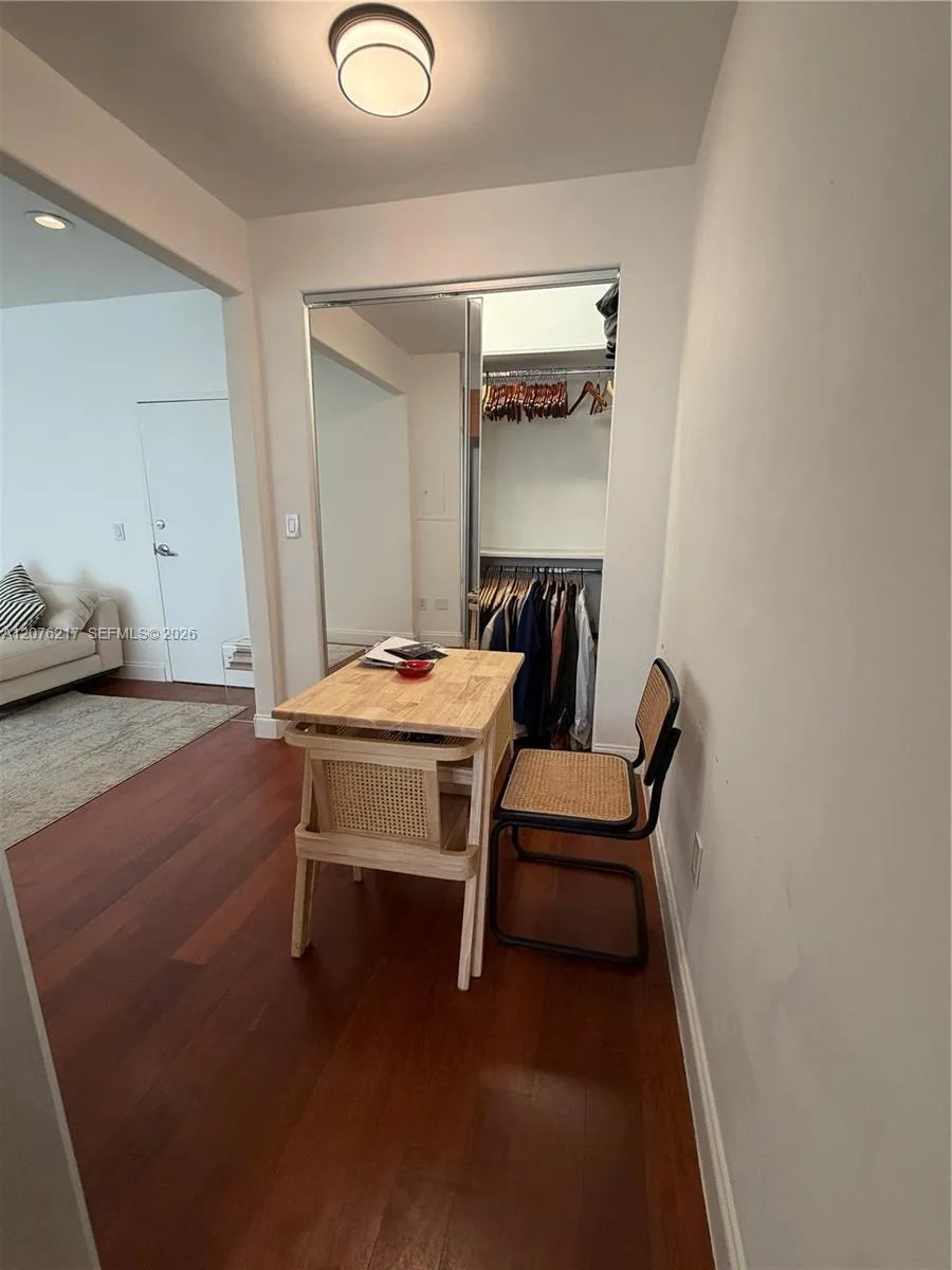 526 15th St #12 Miami Beach, FL 33139