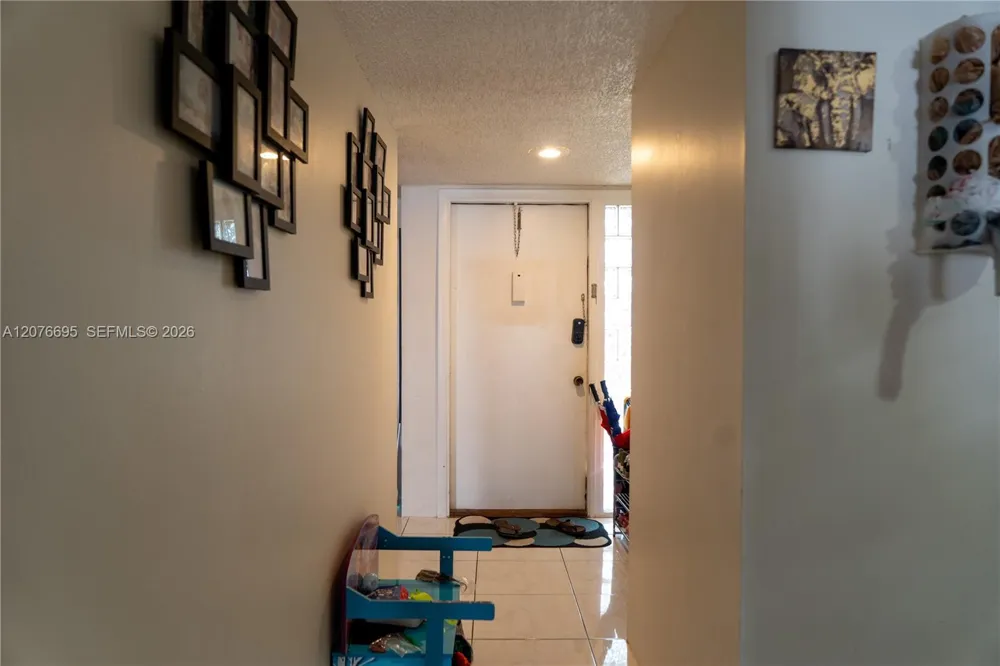 1541 NW 113th Ave Pembroke Pines, FL 33026