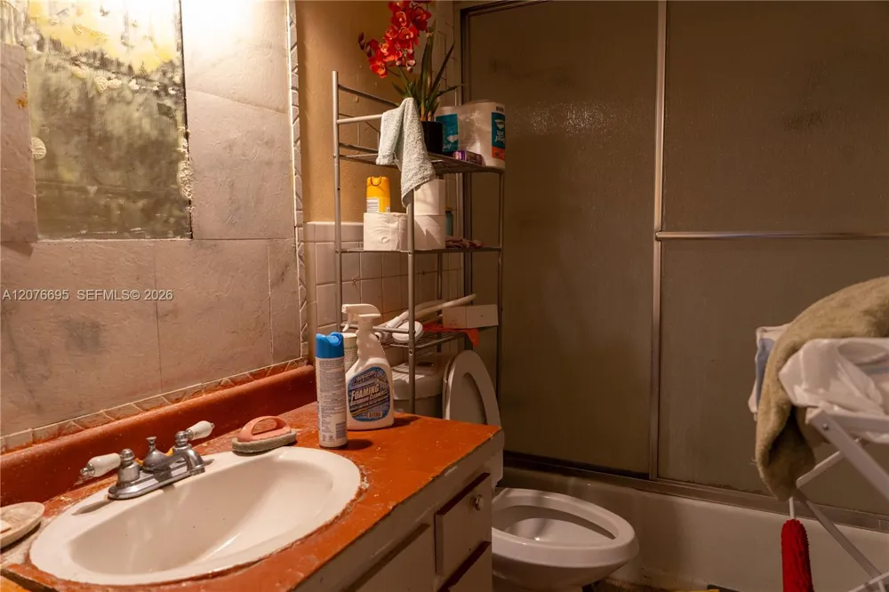 1541 NW 113th Ave Pembroke Pines, FL 33026
