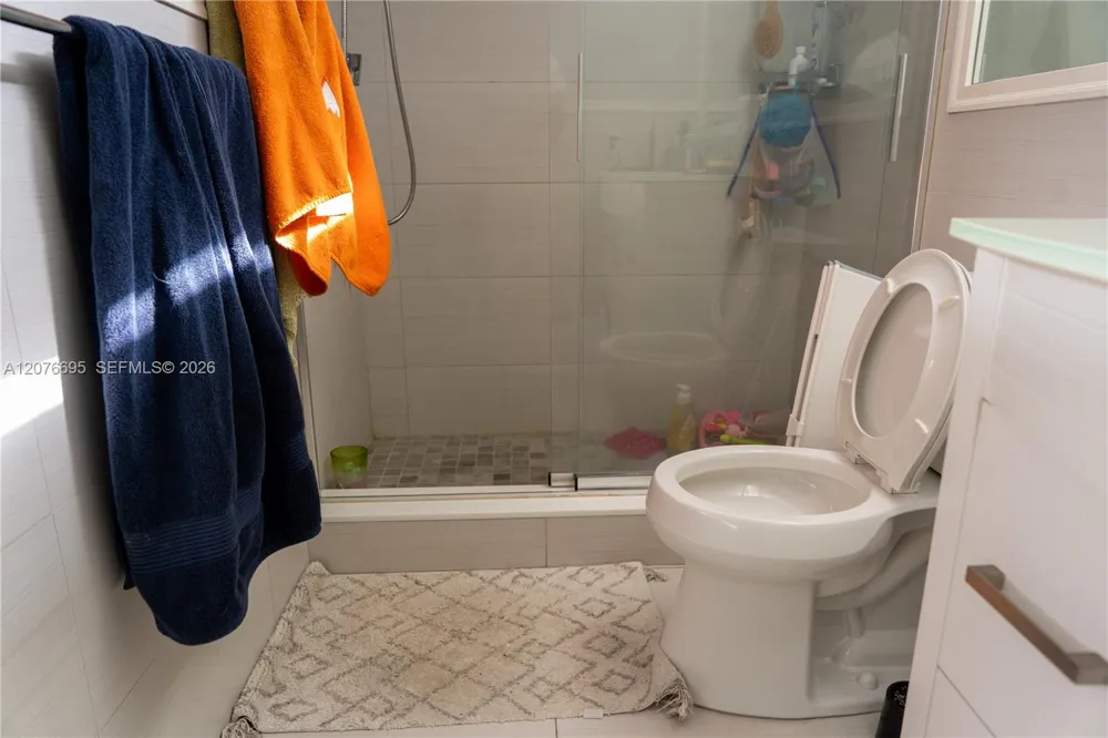 1541 NW 113th Ave Pembroke Pines, FL 33026