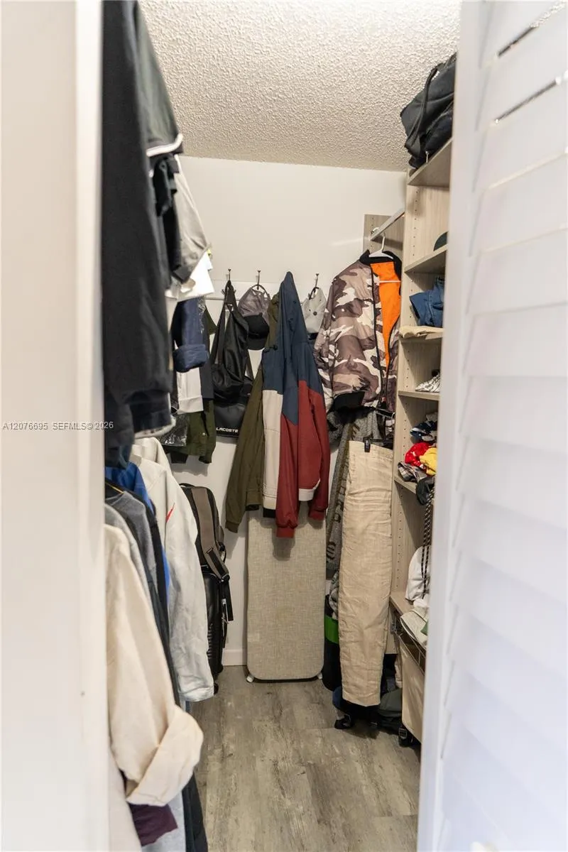 1541 NW 113th Ave Pembroke Pines, FL 33026