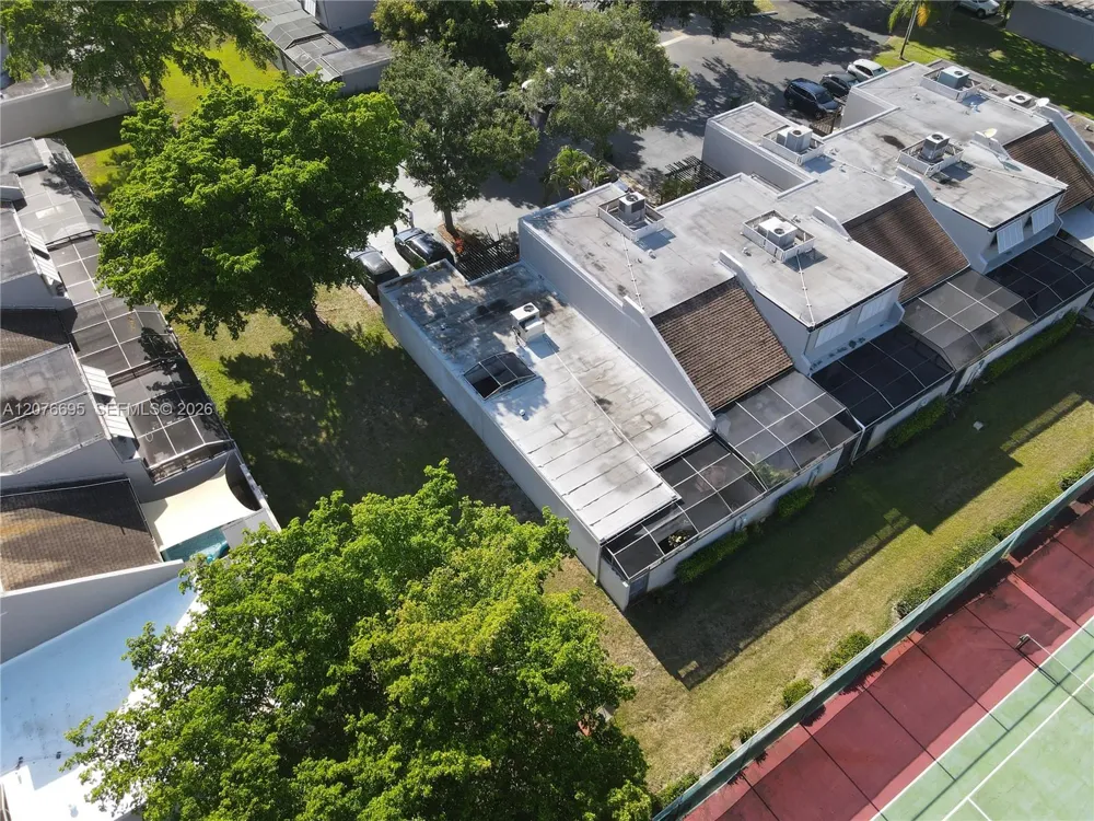 1541 NW 113th Ave Pembroke Pines, FL 33026