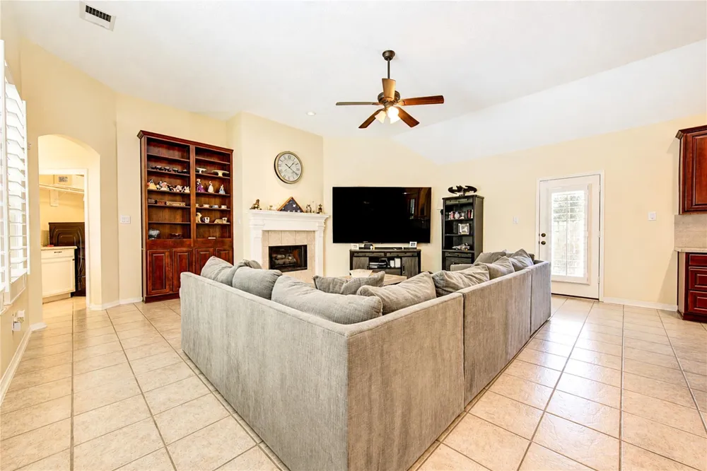 11 Ryanwyck Place The Woodlands, TX 77384