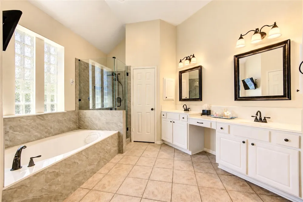 11 Ryanwyck Place The Woodlands, TX 77384