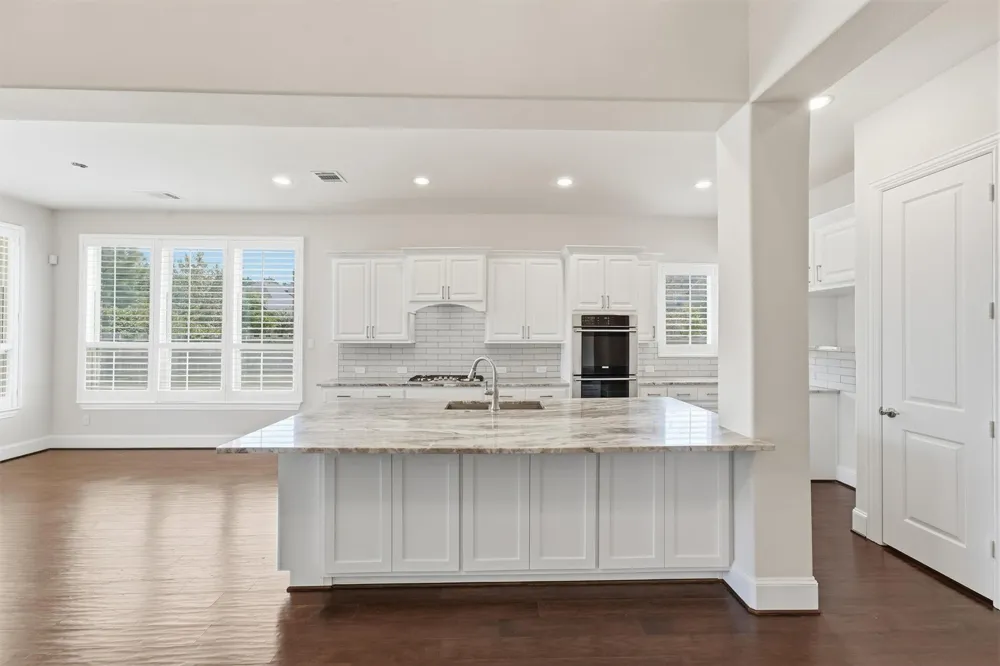 9952 Downey Emerald Drive Conroe, TX 77385