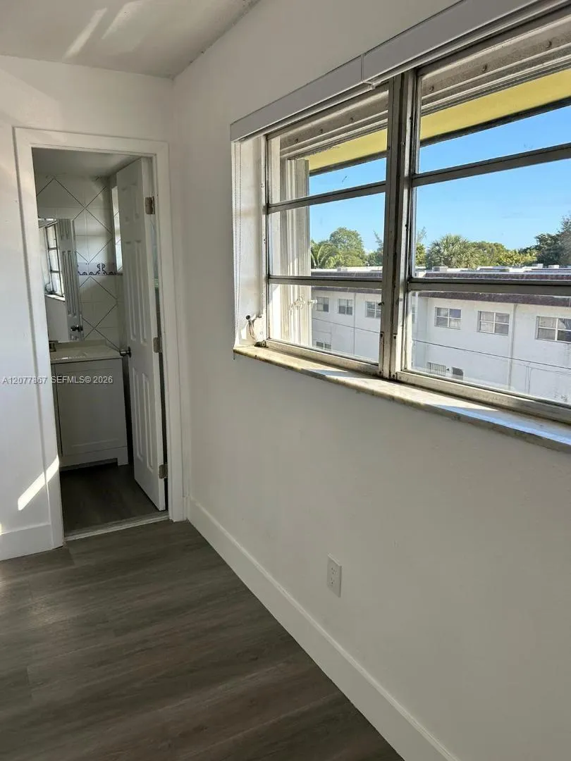 15201 NE 6th Ave #C302 Miami, FL 33162