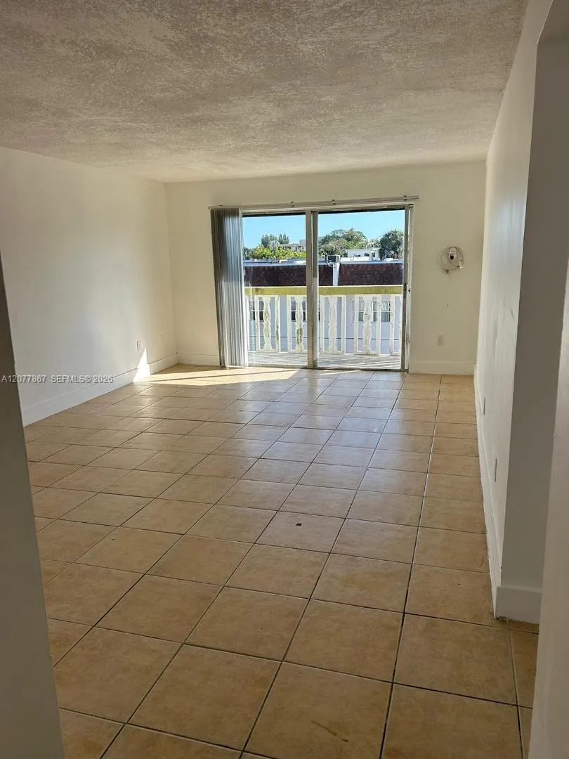 15201 NE 6th Ave #C302 Miami, FL 33162