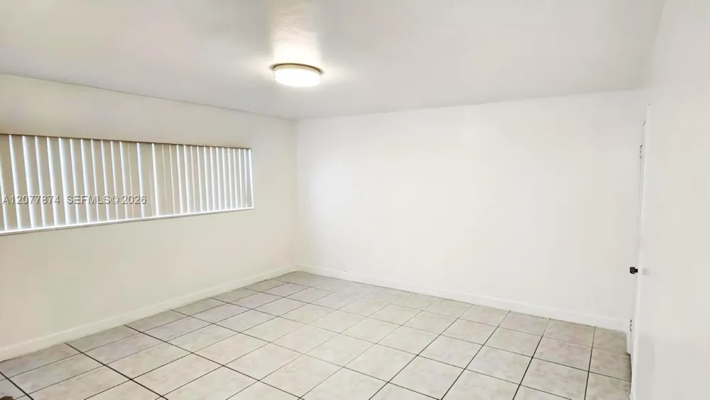 1885 NE 121st St #16 North Miami, FL 33181