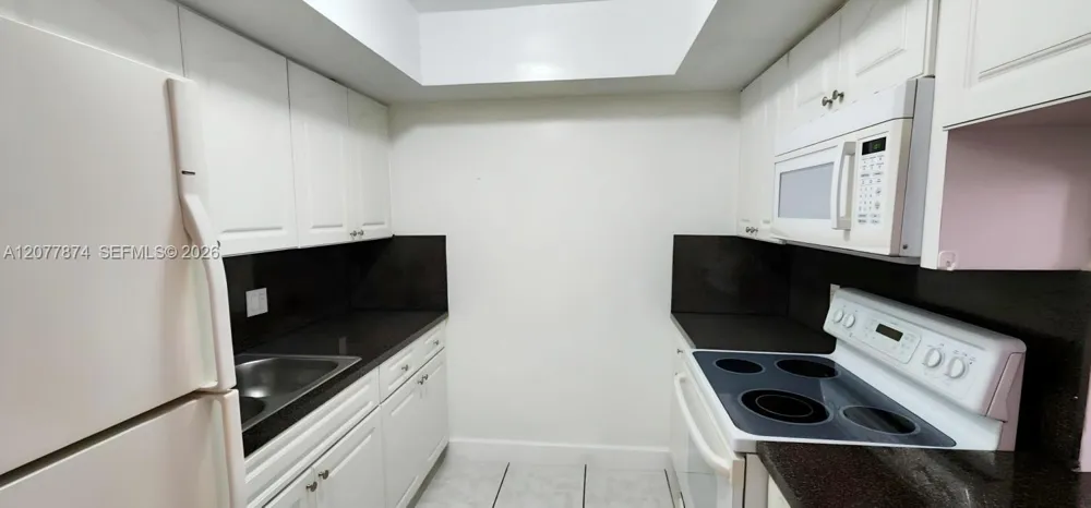 1885 NE 121st St #16 North Miami, FL 33181
