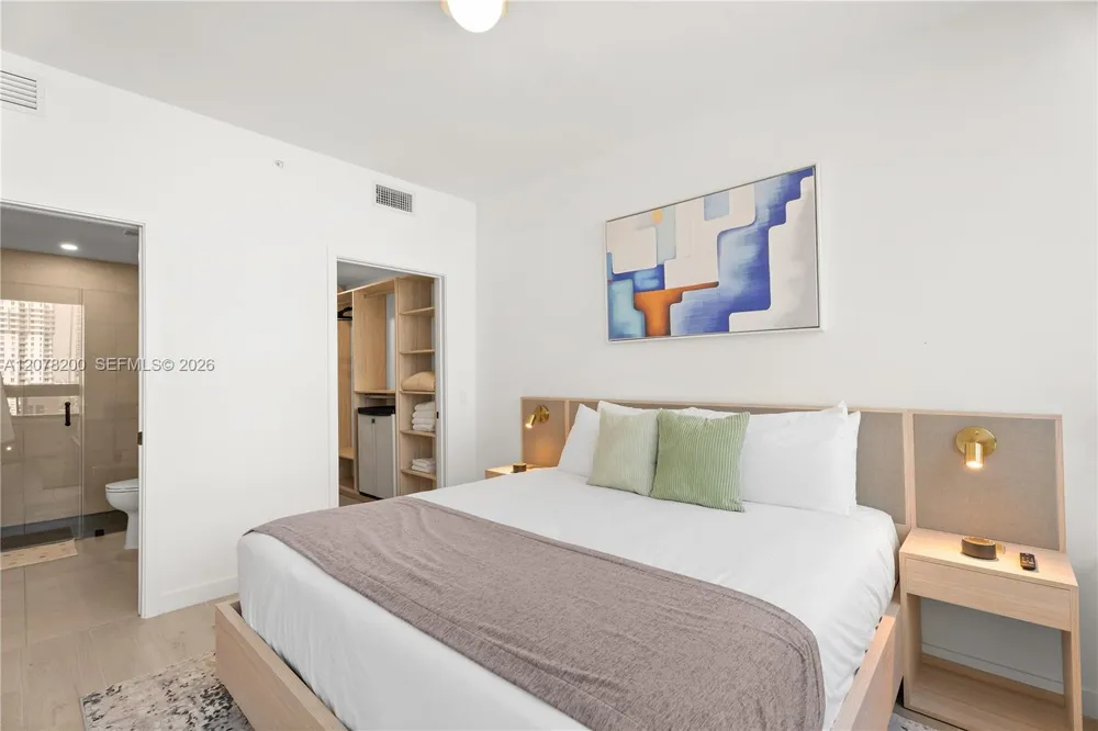 225 Miami Ave #1003 Miami, FL 33128