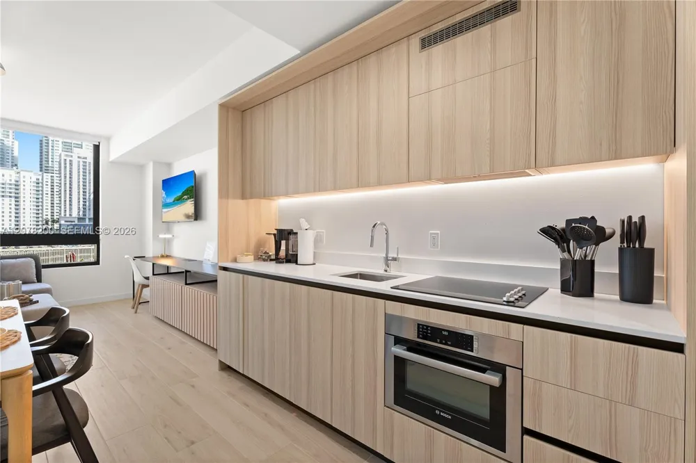 225 Miami Ave #1003 Miami, FL 33128
