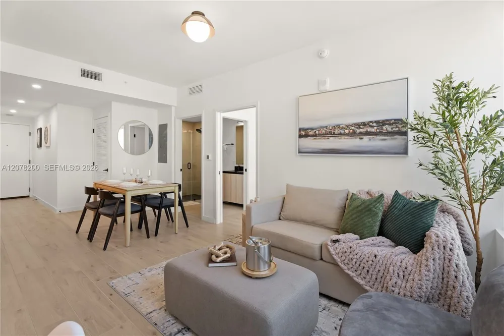 225 Miami Ave #1003 Miami, FL 33128