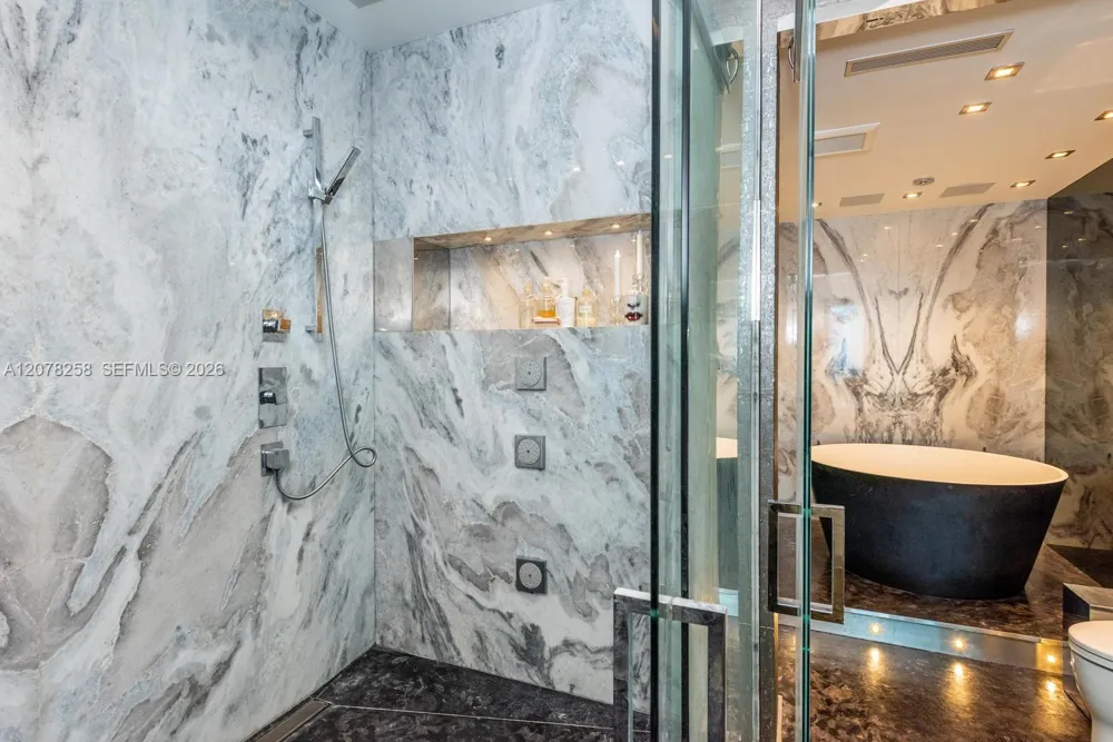 50 S Pointe Dr #905 Miami Beach, FL 33139
