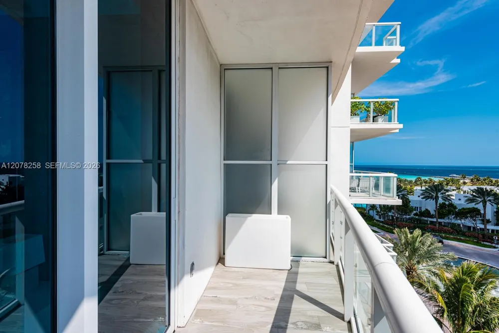 50 S Pointe Dr #905 Miami Beach, FL 33139