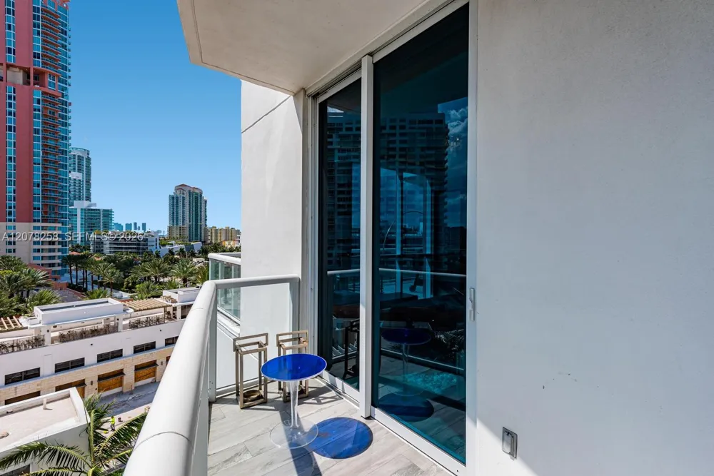 50 S Pointe Dr #905 Miami Beach, FL 33139