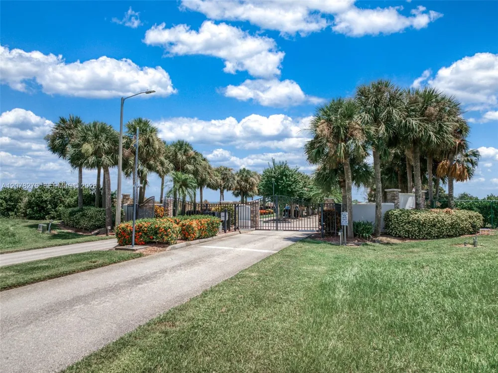 135 SUNSET POINTE BLVD Other City - In The State Of Florida, FL 33852