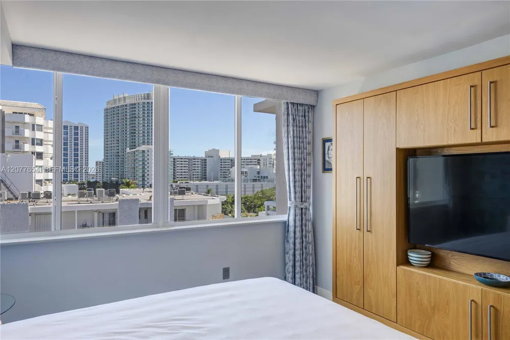 1345 Lincoln Rd #1004 Miami Beach, FL 33139