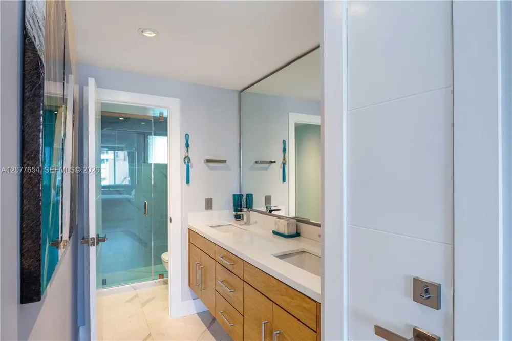 1345 Lincoln Rd #1004 Miami Beach, FL 33139