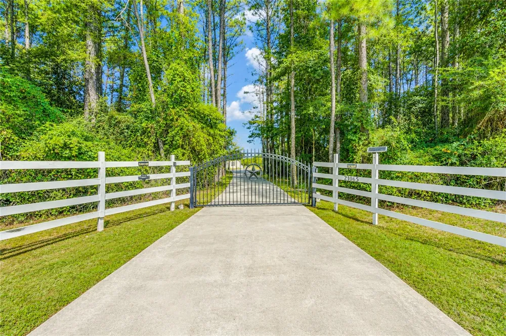 21065 Hereford Way Cleveland, TX 77328