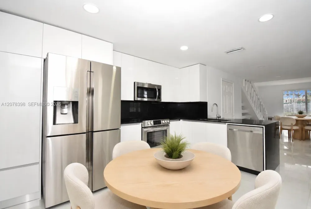 700 Sorrento Dr Weston, FL 33326
