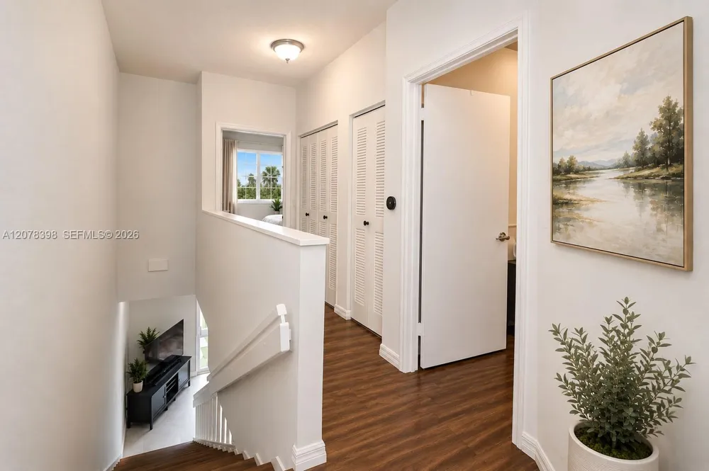 700 Sorrento Dr Weston, FL 33326