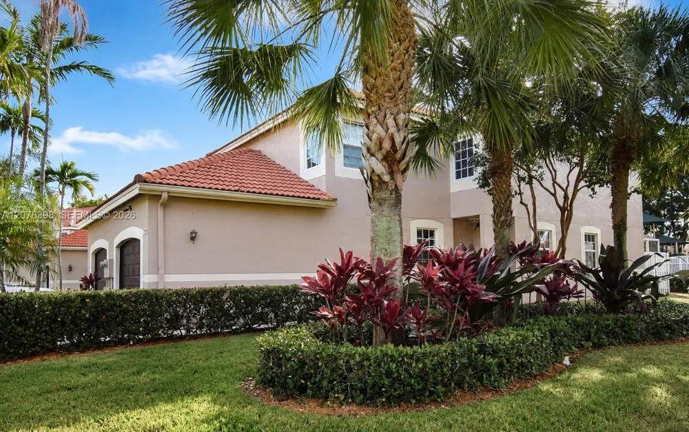 700 Sorrento Dr Weston, FL 33326