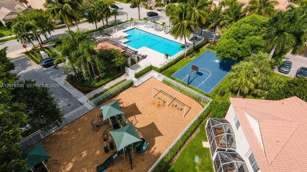 700 Sorrento Dr Weston, FL 33326