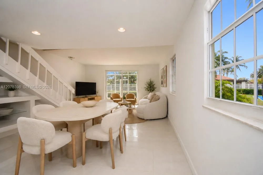 700 Sorrento Dr Weston, FL 33326