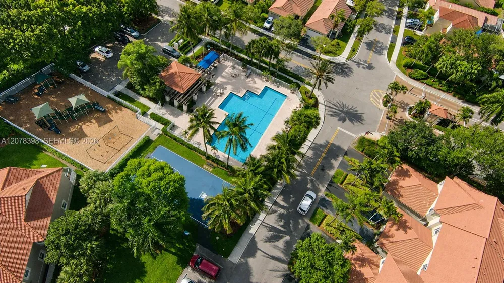 700 Sorrento Dr Weston, FL 33326