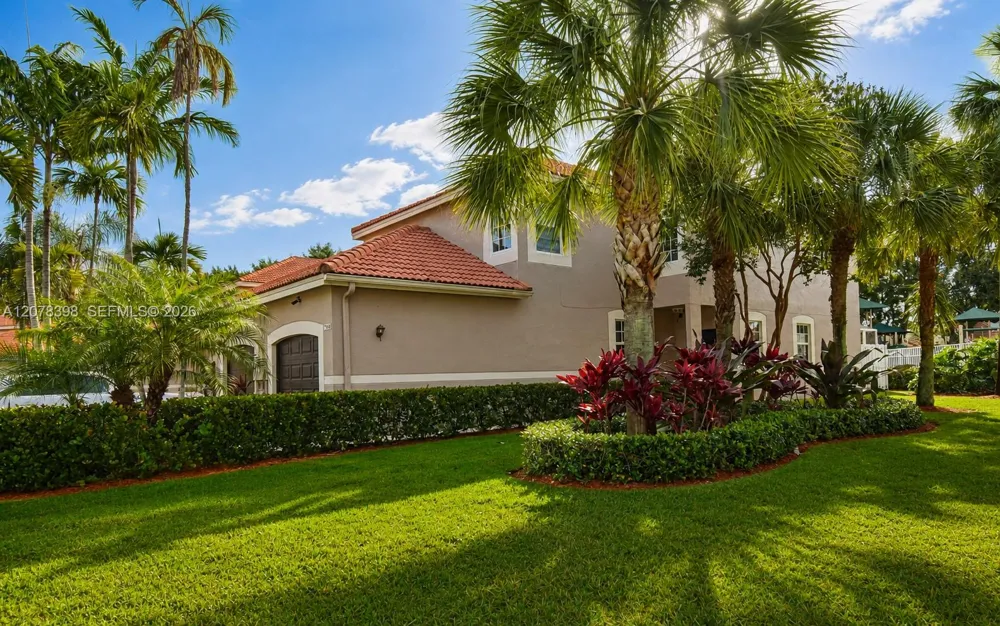 700 Sorrento Dr Weston, FL 33326