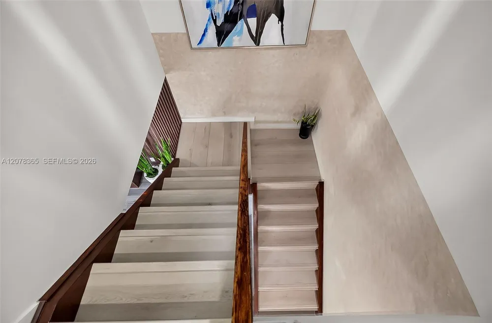 9852 NW 52nd Ter Doral, FL 33178