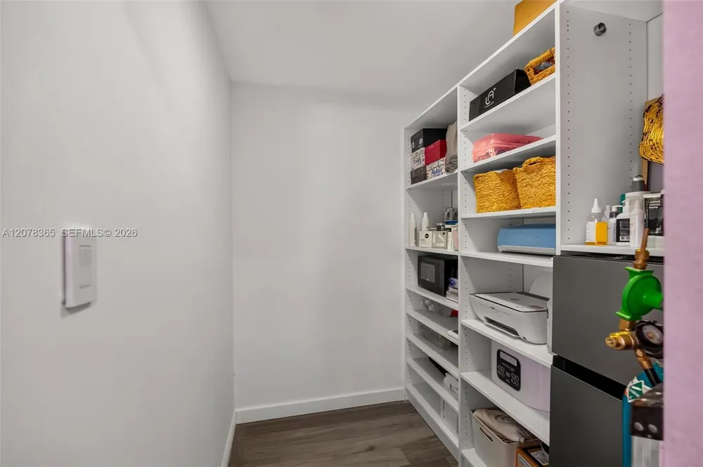 9852 NW 52nd Ter Doral, FL 33178
