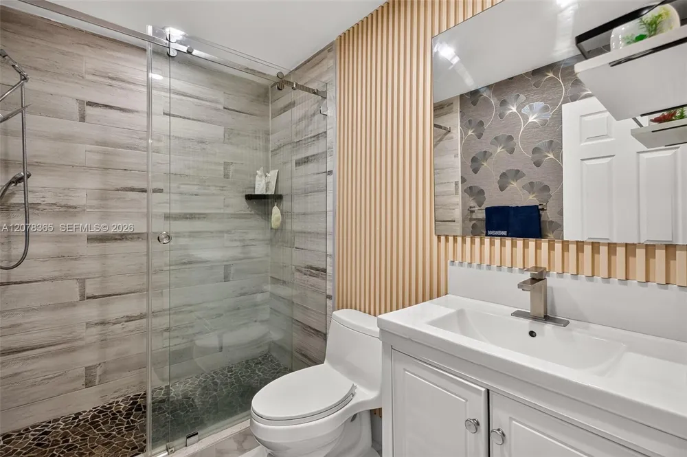 9852 NW 52nd Ter Doral, FL 33178