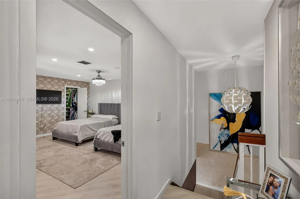 9852 NW 52nd Ter Doral, FL 33178