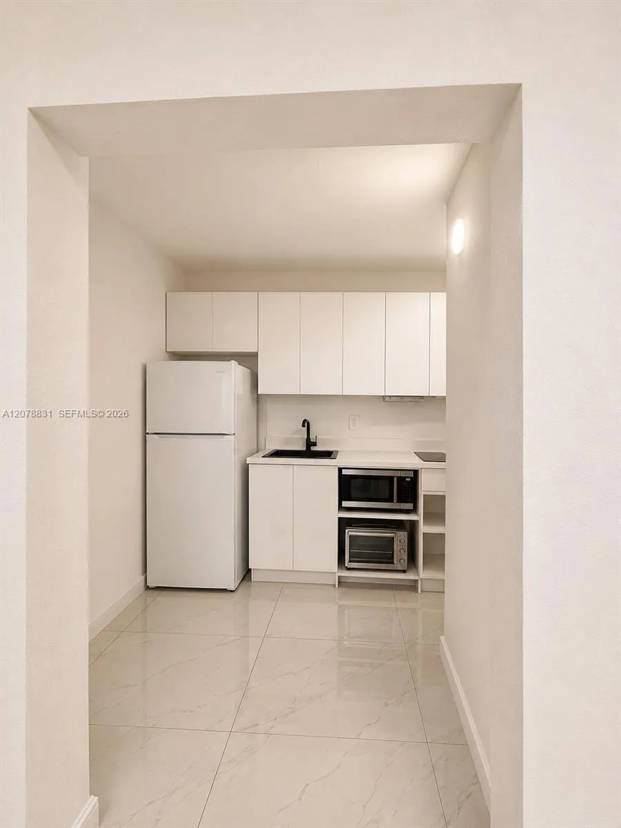 5055 NW 7th St #1004 Miami, FL 33126