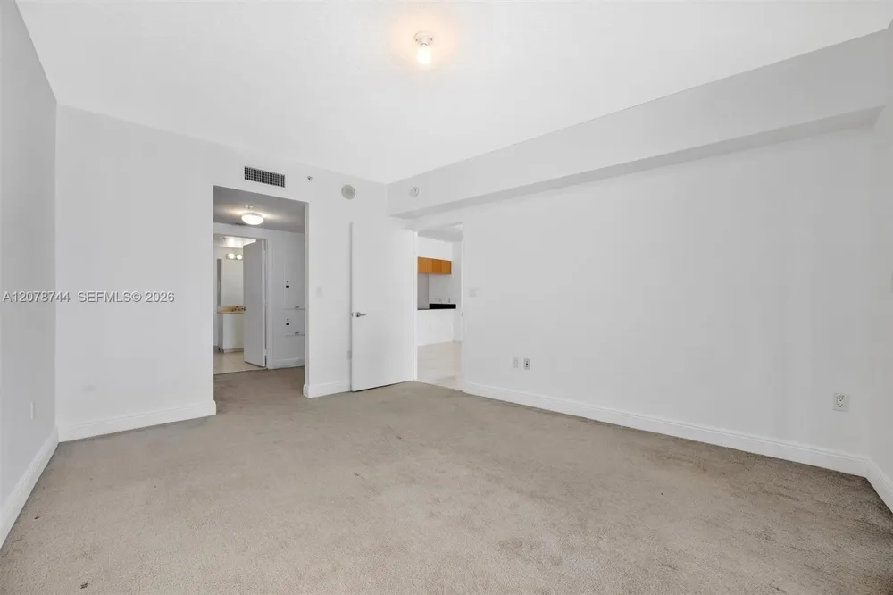 1750 Bayshore Dr #4011 Miami, FL 33132
