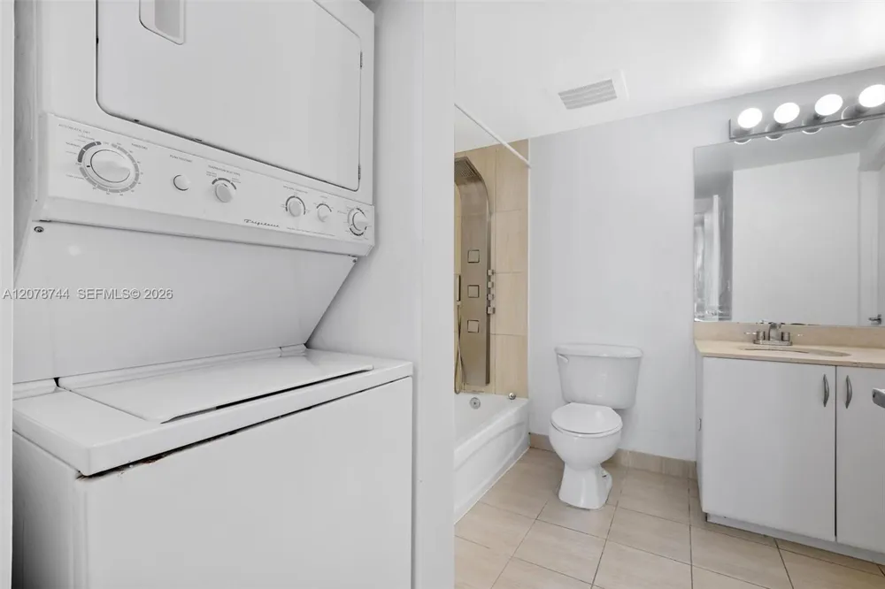 1750 Bayshore Dr #4011 Miami, FL 33132