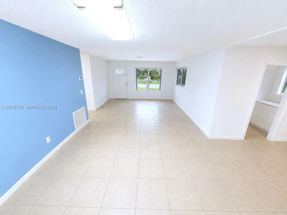 4940 SW 25th Ave Dania Beach, FL 33312
