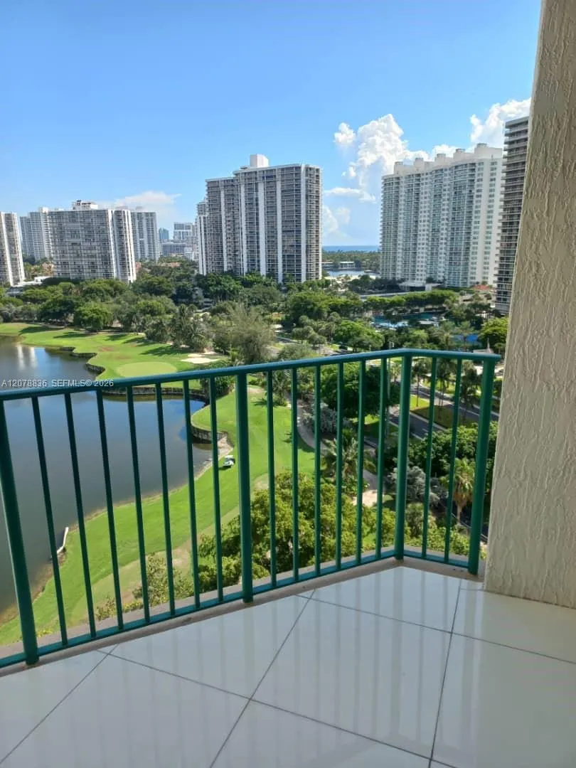 20000 E Country Club Dr #1212 Aventura, FL 33180
