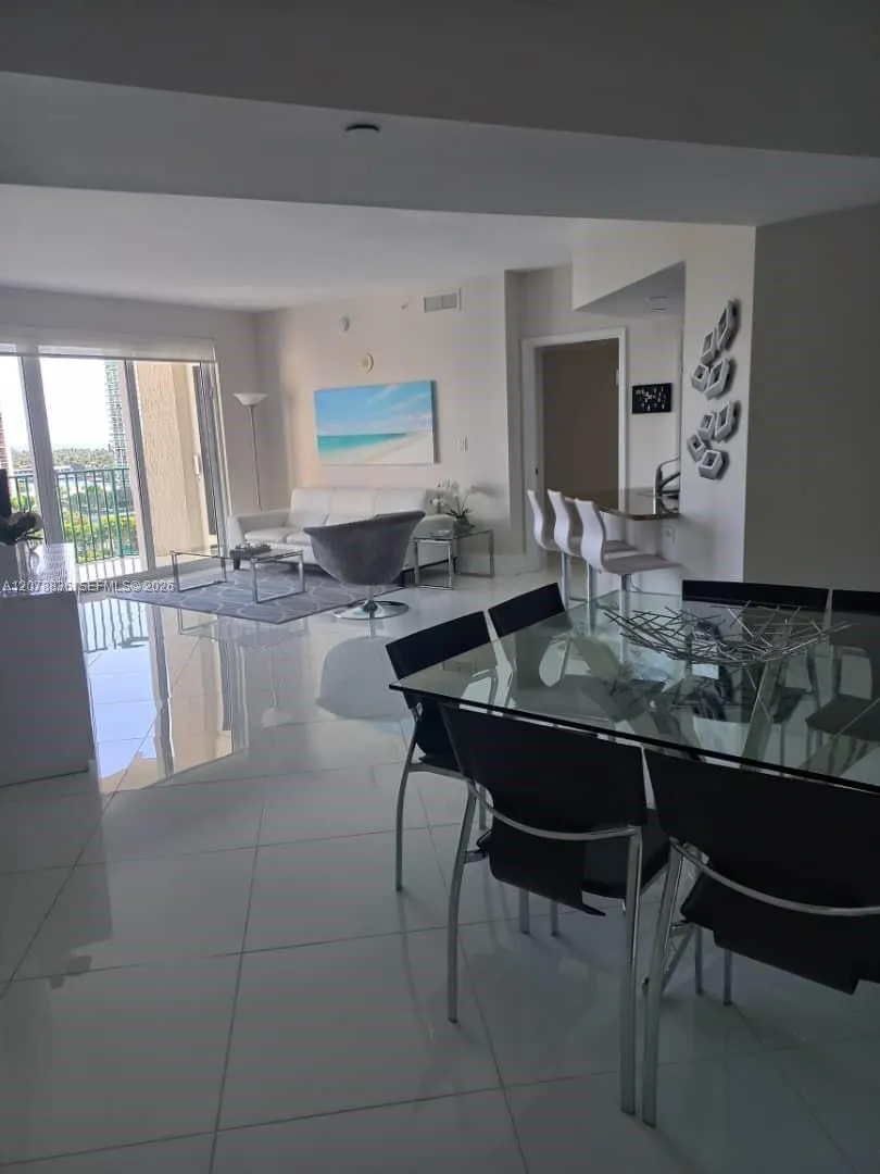 20000 E Country Club Dr #1212 Aventura, FL 33180