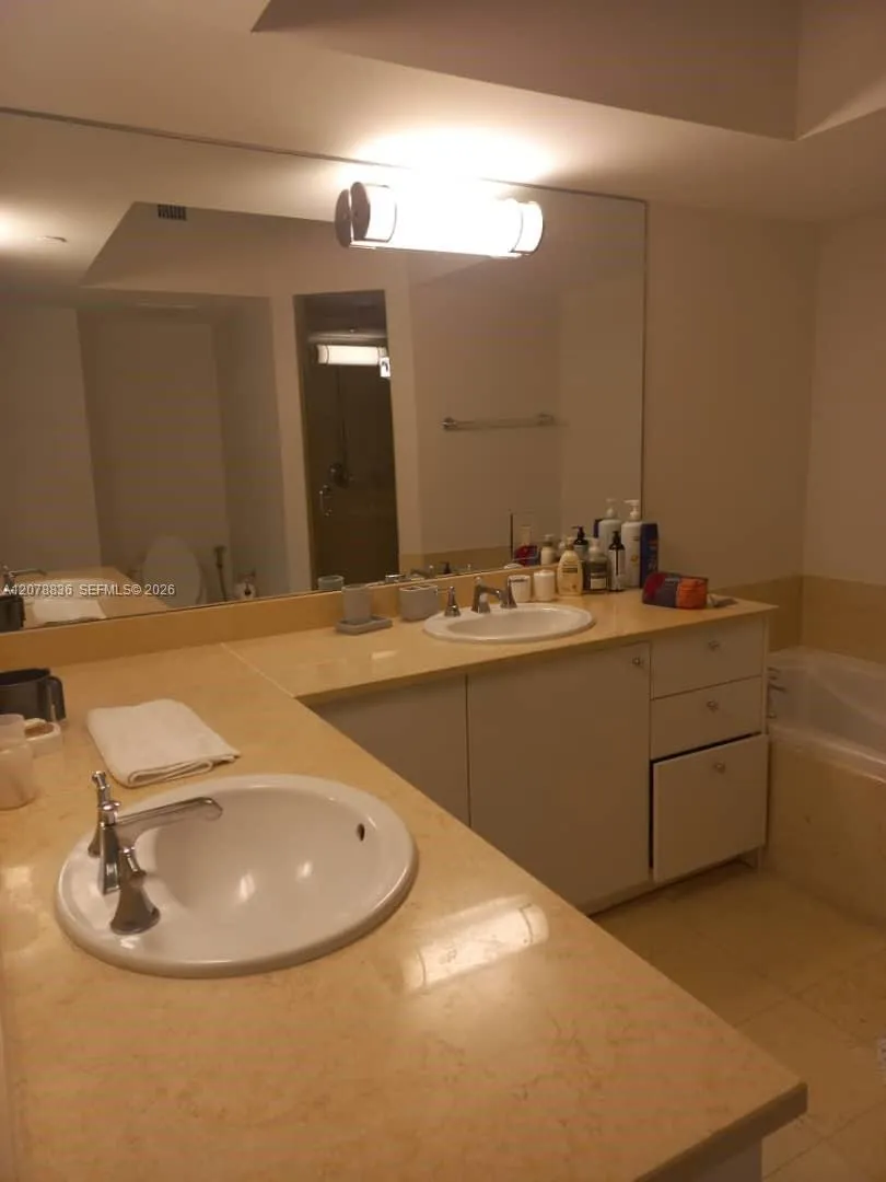 20000 E Country Club Dr #1212 Aventura, FL 33180