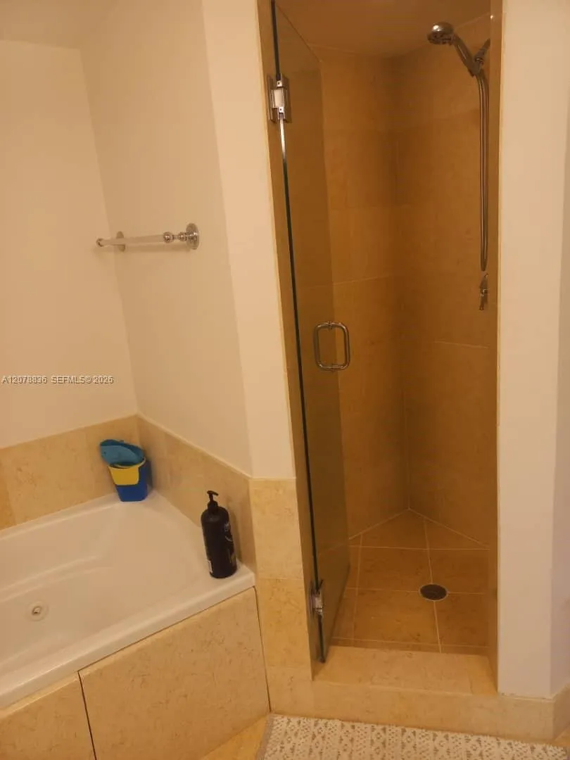20000 E Country Club Dr #1212 Aventura, FL 33180