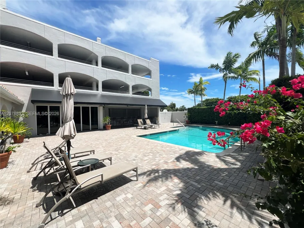 2351 Douglas Rd #1304 Miami, FL 33145