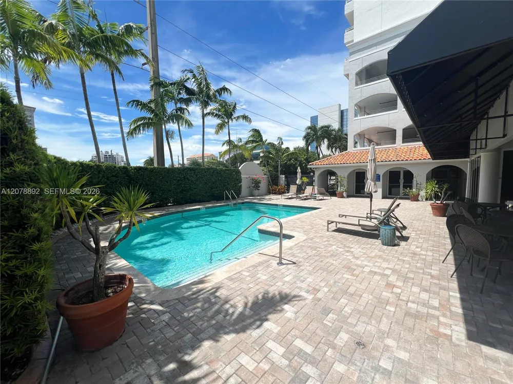 2351 Douglas Rd #1304 Miami, FL 33145