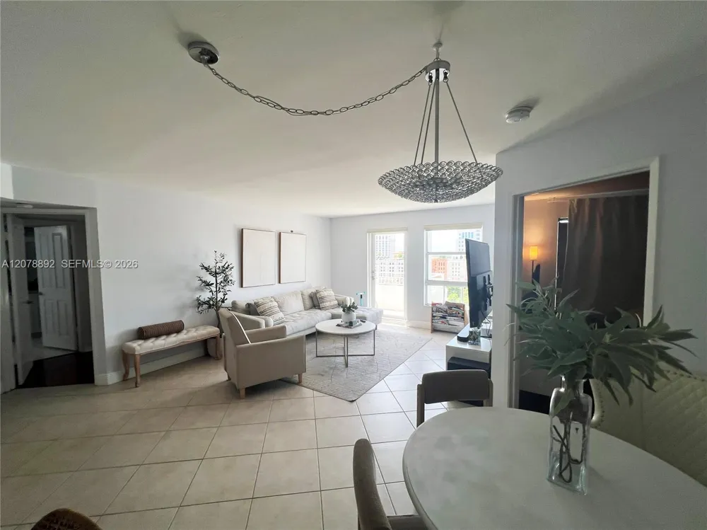 2351 Douglas Rd #1304 Miami, FL 33145